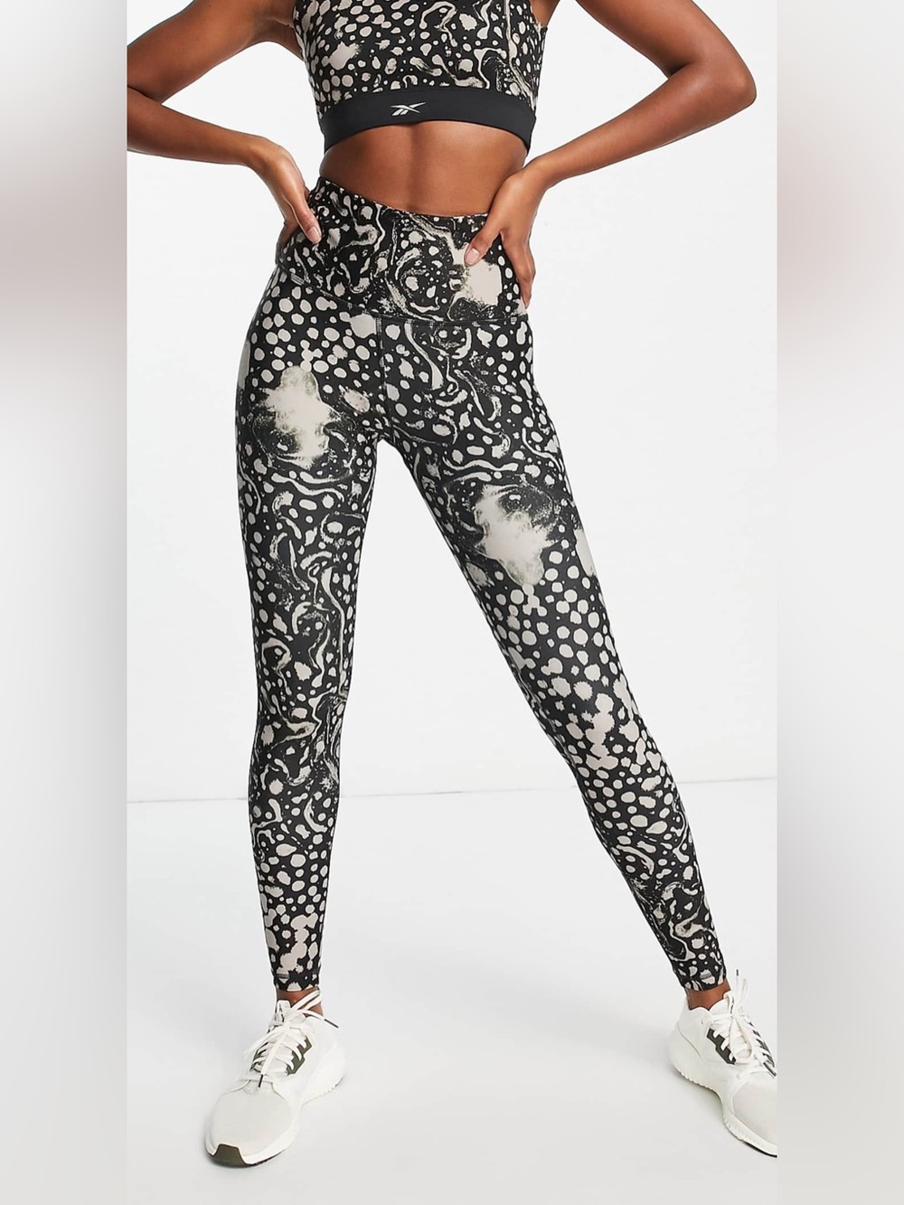 Reebok Training Modern Safari Printed  Athletic Leggings XL